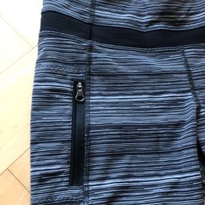 🍋 Lululemon Inspire Tight EUC Size 6 Cyber Black